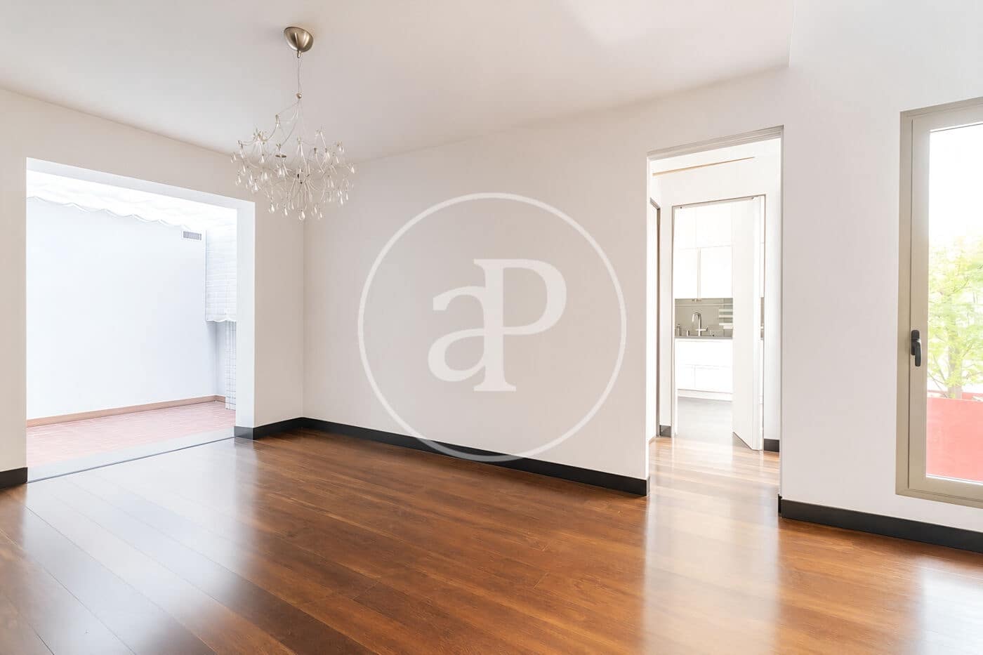 3 quarto Moradia para arrendar em Madrid cidade com piscina - 4 500 € (Ref: 10011500)