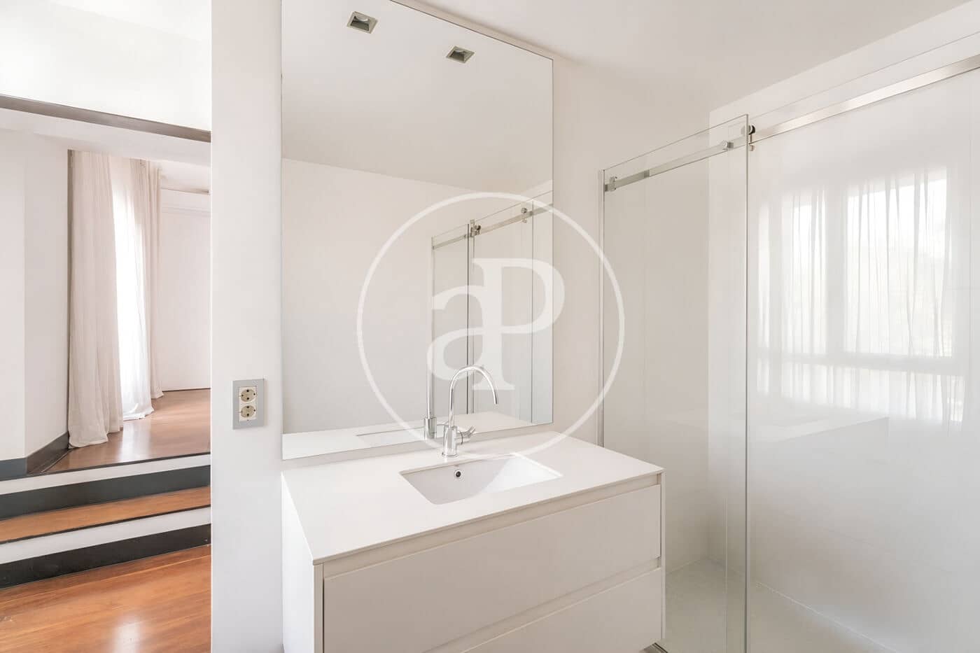 3 quarto Moradia para arrendar em Madrid cidade com piscina - 4 500 € (Ref: 10011500)