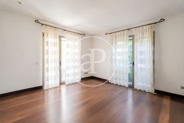 3 quarto Moradia para arrendar em Nueva España, Madrid cidade com piscina - 4 500 € (Ref: 10011500)