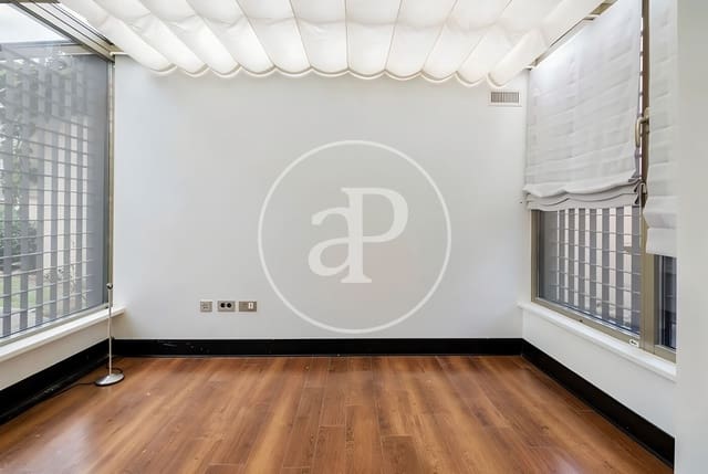 3 quarto Moradia para arrendar em Nueva España, Madrid cidade com piscina - 4 500 € (Ref: 10011500)