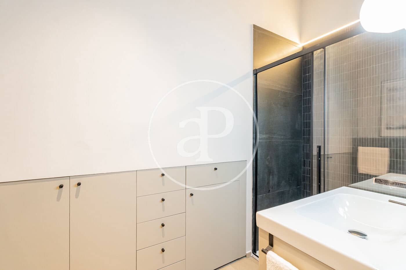 Appartement de 1 chambre à louer à Madrid ville - 1 500 € (Ref: 10011501)