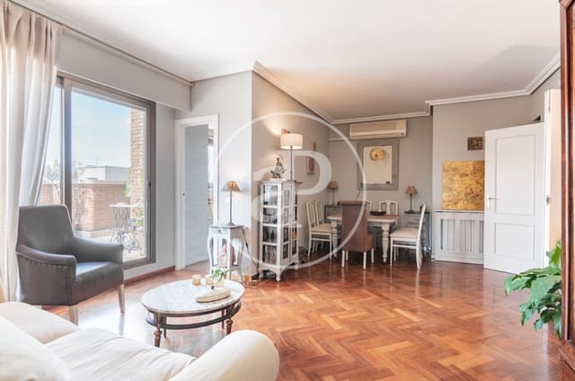 1 sypialnia Penthouse do wynajęcia w Quintana, Miasto Madryt z basenem - 2 390 € (Ref: 10011503)