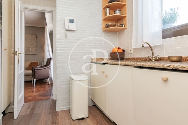 1 sypialnia Penthouse do wynajęcia w Quintana, Miasto Madryt z basenem - 2 390 € (Ref: 10011503)