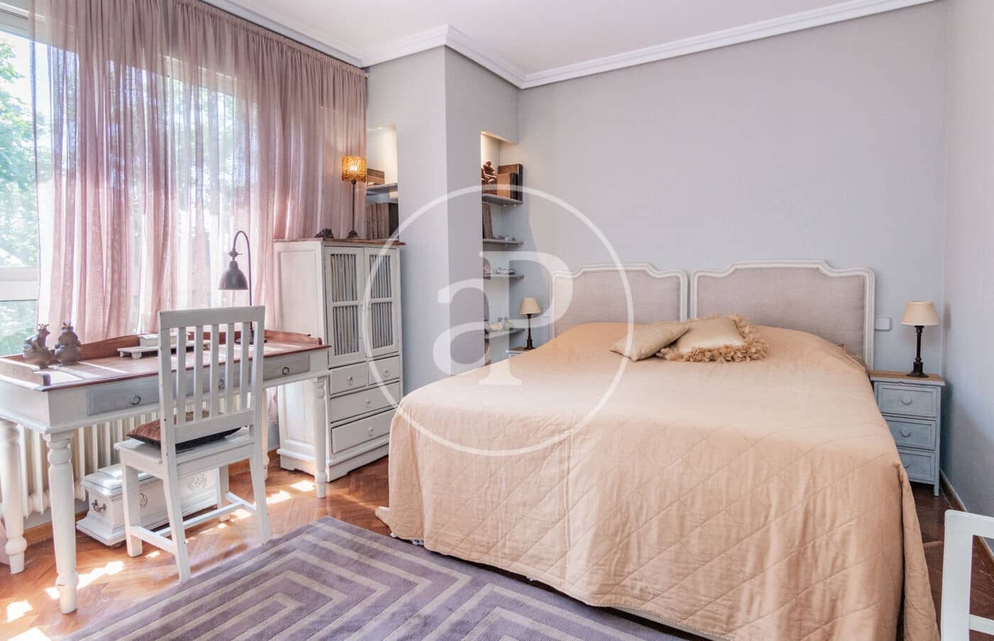 1 sypialnia Penthouse do wynajęcia w Miasto Madryt z basenem - 2 390 € (Ref: 10011503)