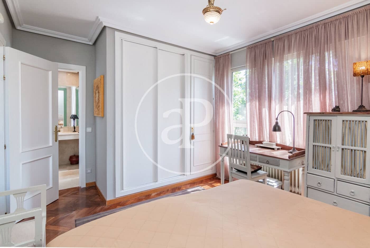 1 sypialnia Penthouse do wynajęcia w Miasto Madryt z basenem - 2 390 € (Ref: 10011503)