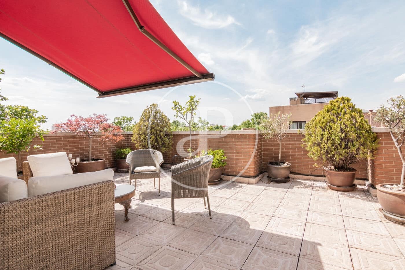 1 sypialnia Penthouse do wynajęcia w Miasto Madryt z basenem - 2 390 € (Ref: 10011503)