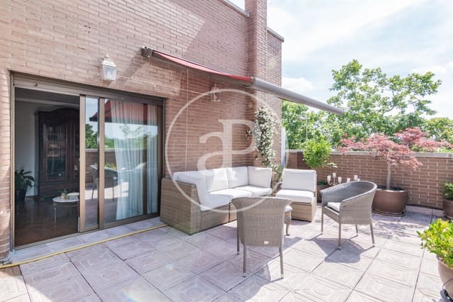 1 sypialnia Penthouse do wynajęcia w Quintana, Miasto Madryt z basenem - 2 390 € (Ref: 10011503)