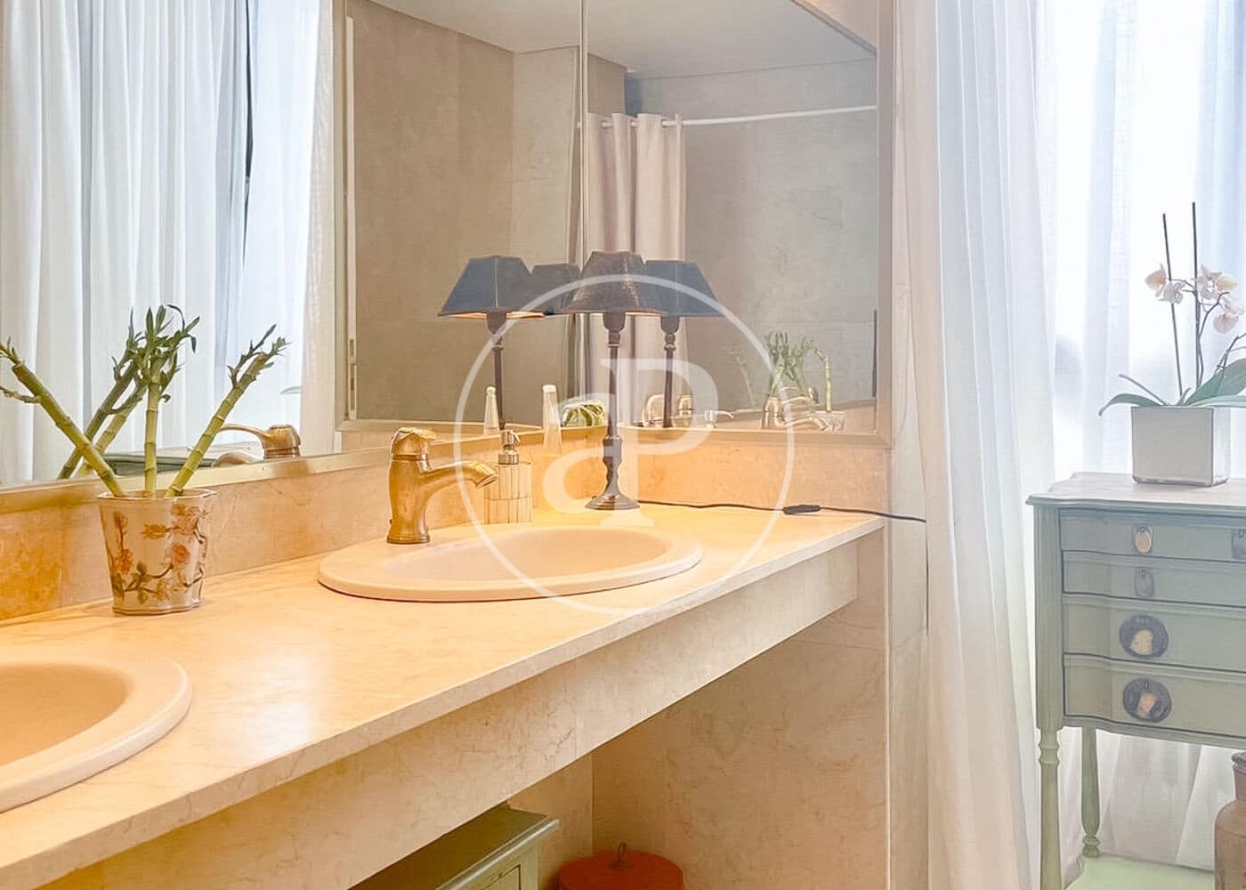 1 bedroom Penthouse for rent in Madrid city with pool - € 2,090 (Ref: 10011503)