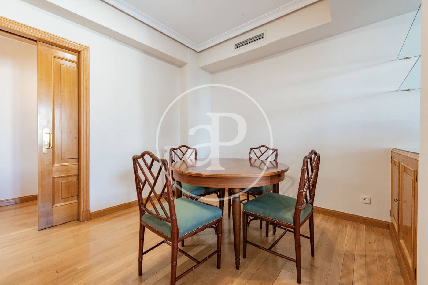 2 quarto Apartamento para arrendar em Madrid cidade - 3 100 € (Ref: 10013382)