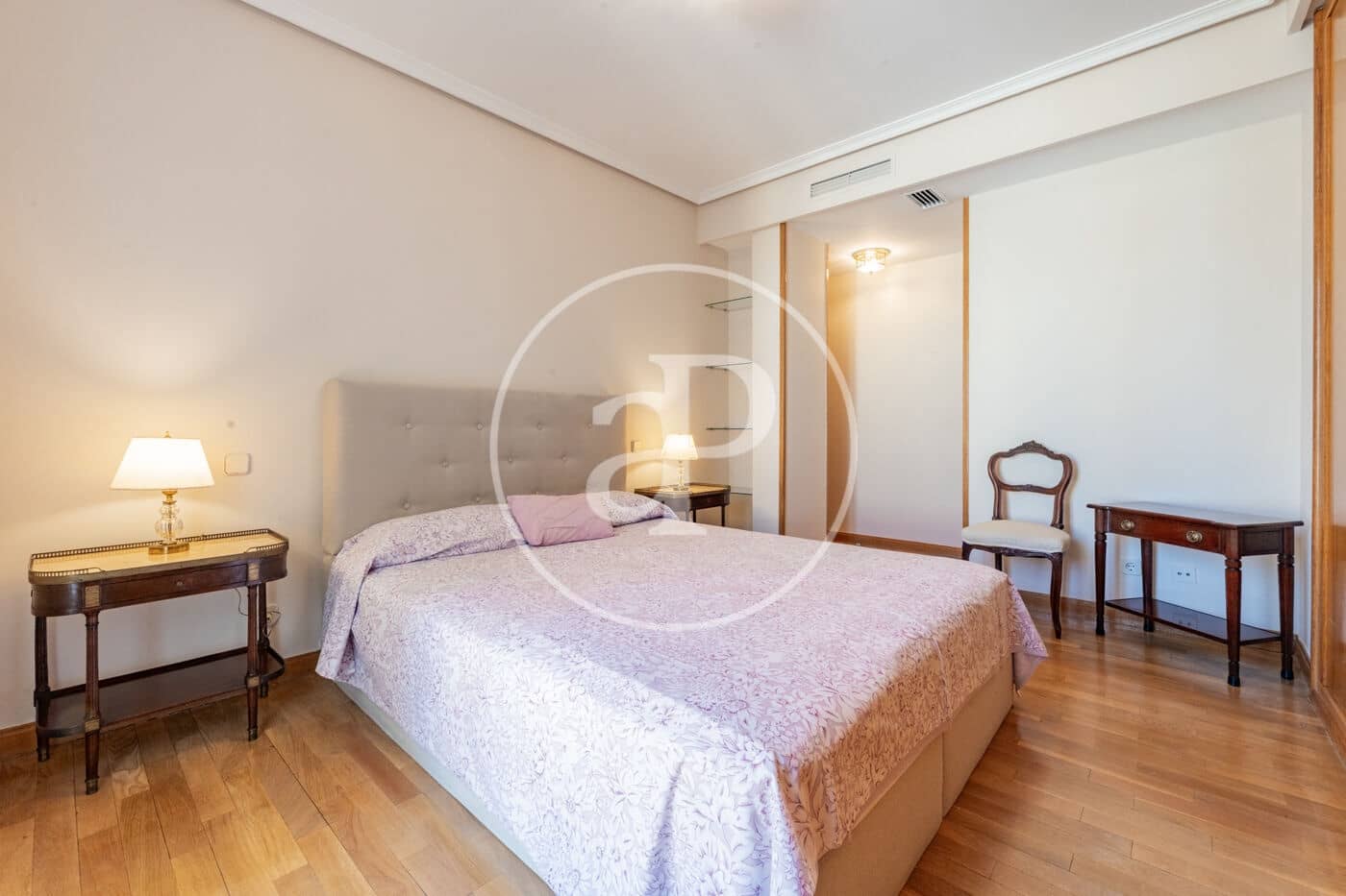 2 quarto Apartamento para arrendar em Madrid cidade - 3 100 € (Ref: 10013382)