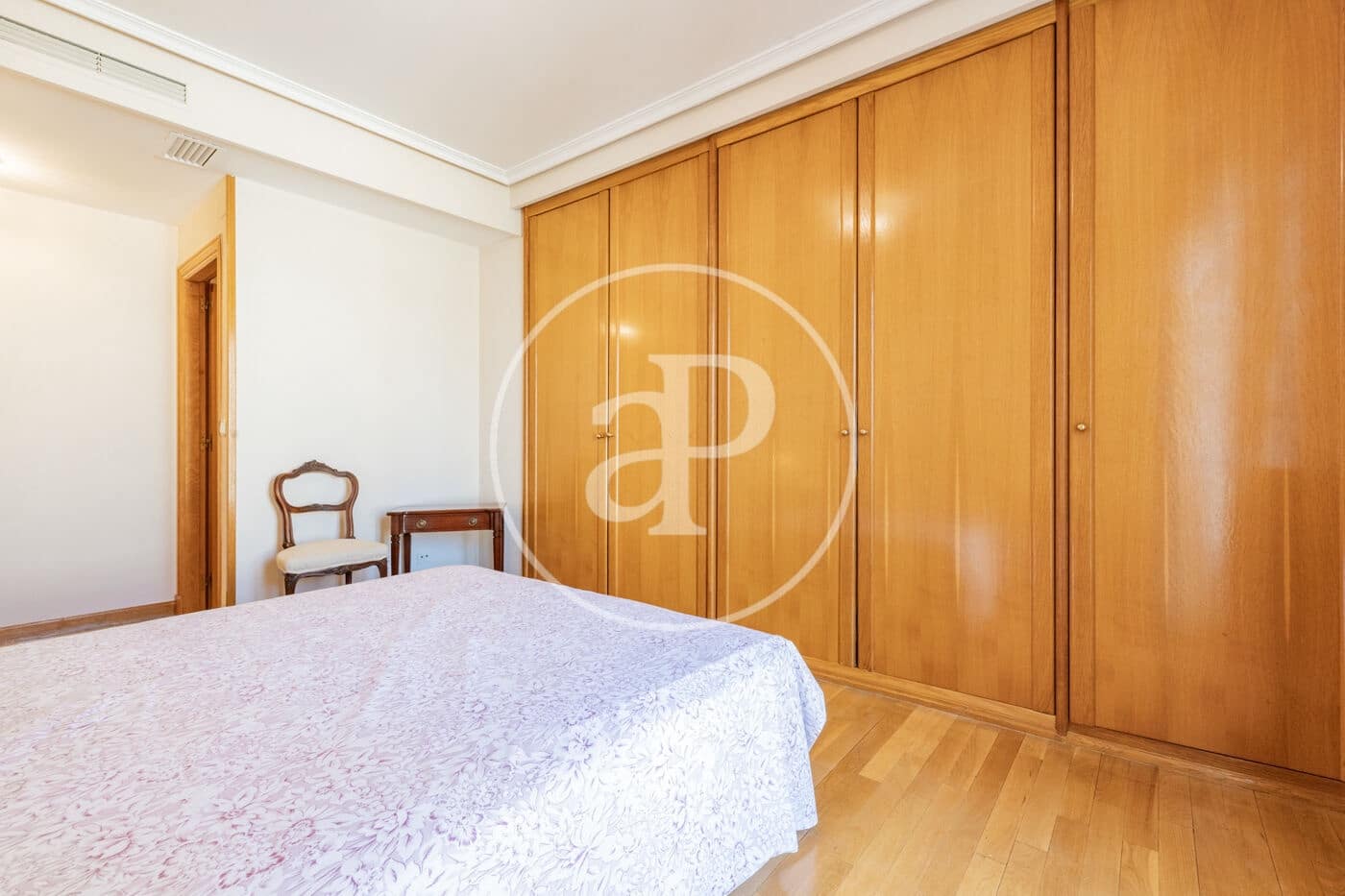 2 quarto Apartamento para arrendar em Madrid cidade - 3 100 € (Ref: 10013382)
