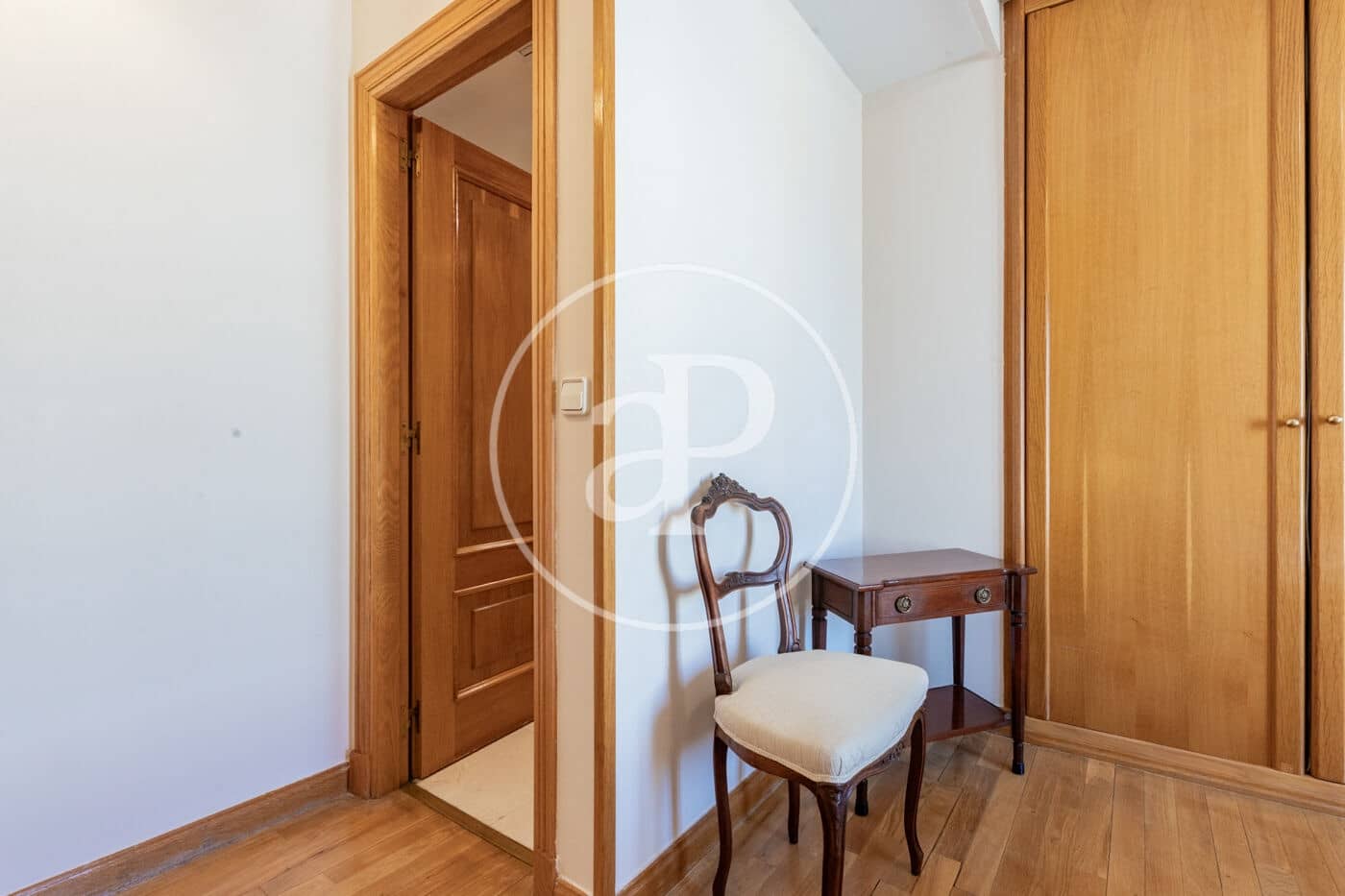 2 quarto Apartamento para arrendar em Madrid cidade - 3 100 € (Ref: 10013382)