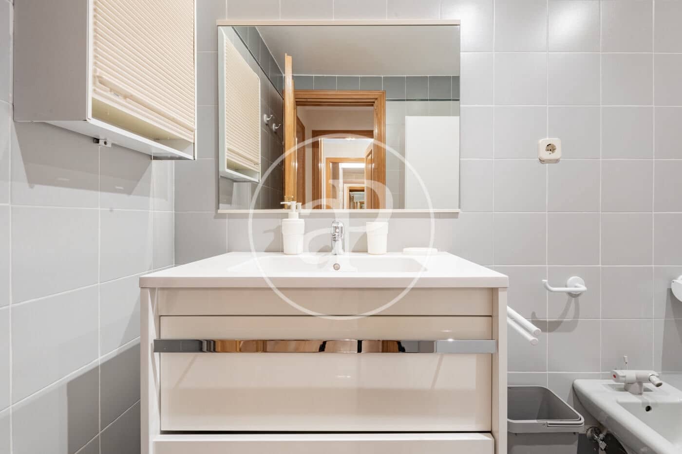 2 quarto Apartamento para arrendar em Madrid cidade - 3 100 € (Ref: 10013382)