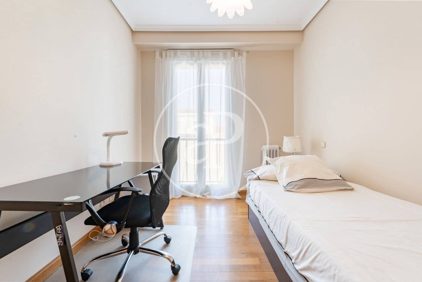 2 quarto Apartamento para arrendar em Madrid cidade - 3 100 € (Ref: 10013382)
