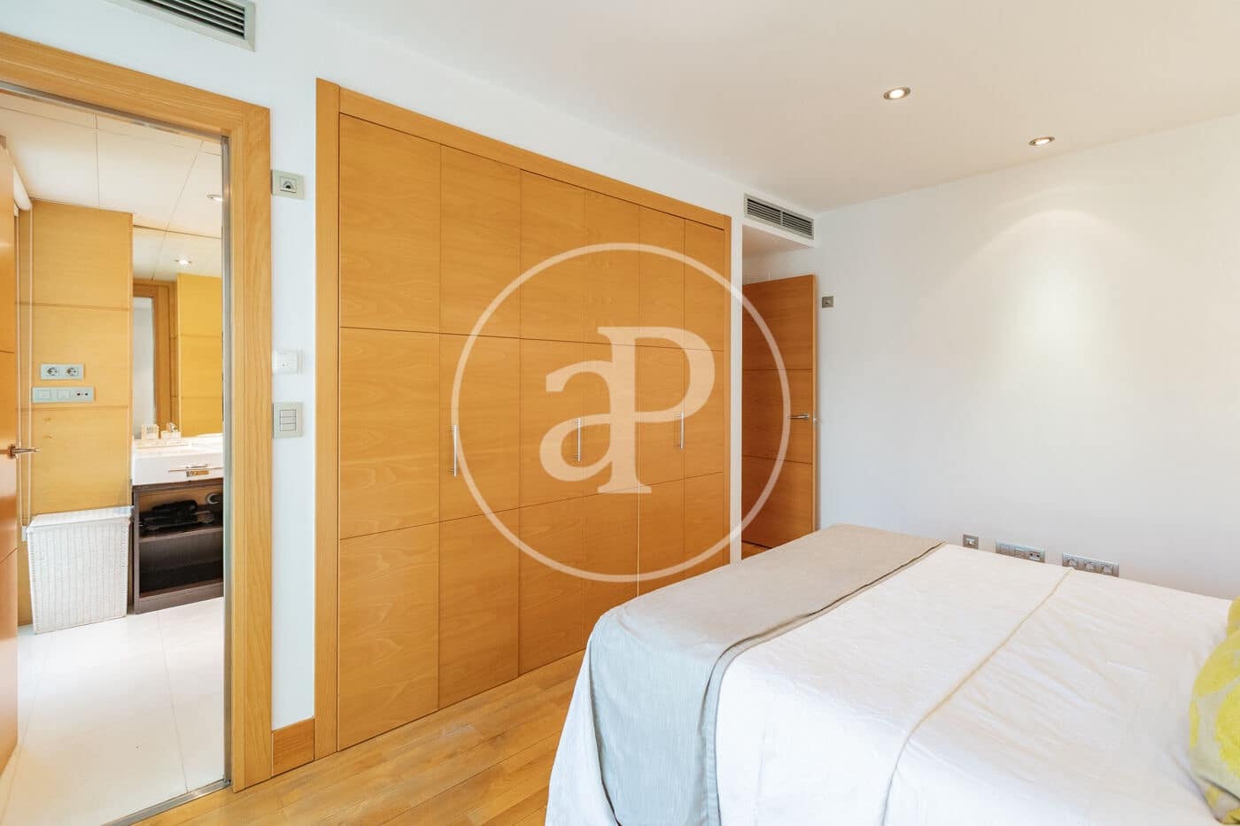 Apartamento de 2 habitaciones en Madrid ciudad en alquiler - 3.600 € (Ref: 10013384)