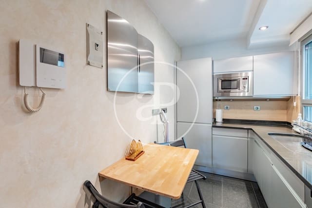 Apartamento de 2 habitaciones en Castellana, Madrid ciudad en alquiler - 3.600 € (Ref: 10013384)