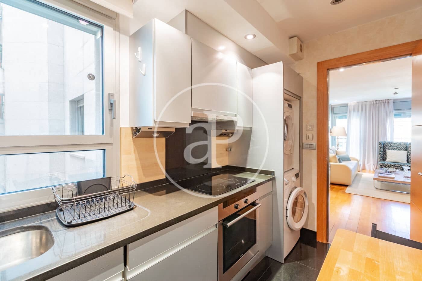 Apartamento de 2 habitaciones en Madrid ciudad en alquiler - 3.600 € (Ref: 10013384)