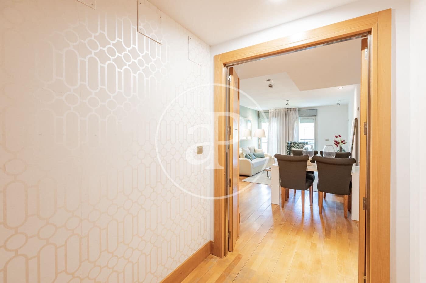 Apartamento de 2 habitaciones en Madrid ciudad en alquiler - 3.600 € (Ref: 10013384)