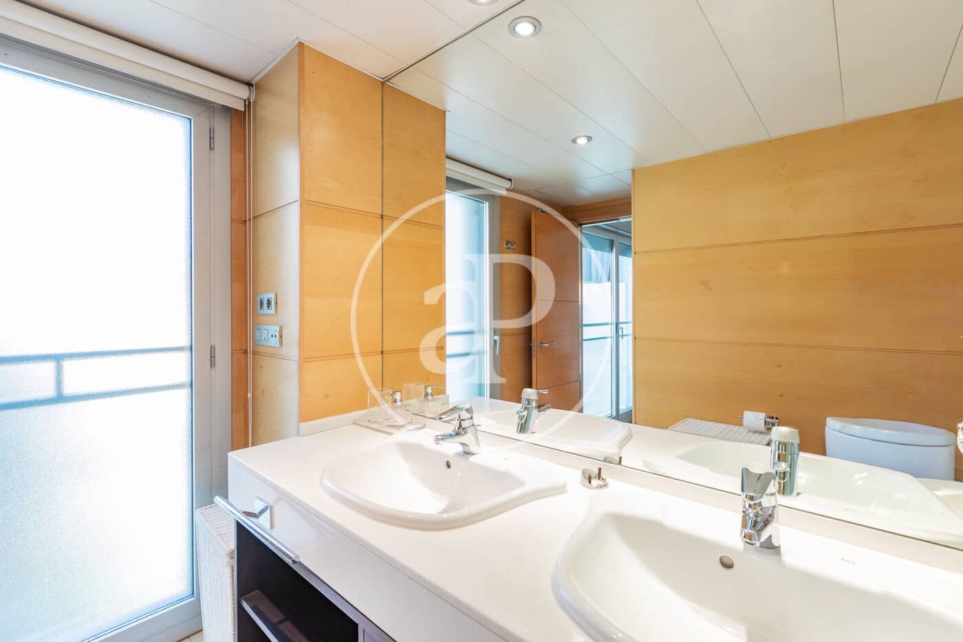 Apartamento de 2 habitaciones en Madrid ciudad en alquiler - 3.600 € (Ref: 10013384)