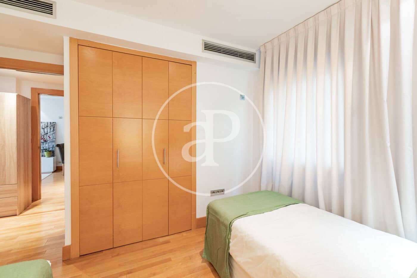 Apartamento de 2 habitaciones en Madrid ciudad en alquiler - 3.600 € (Ref: 10013384)