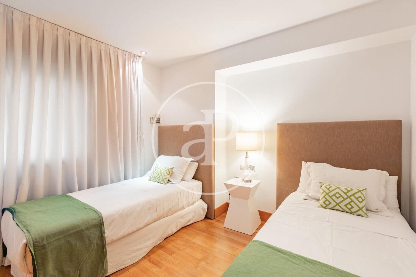 Apartamento de 2 habitaciones en Madrid ciudad en alquiler - 3.600 € (Ref: 10013384)