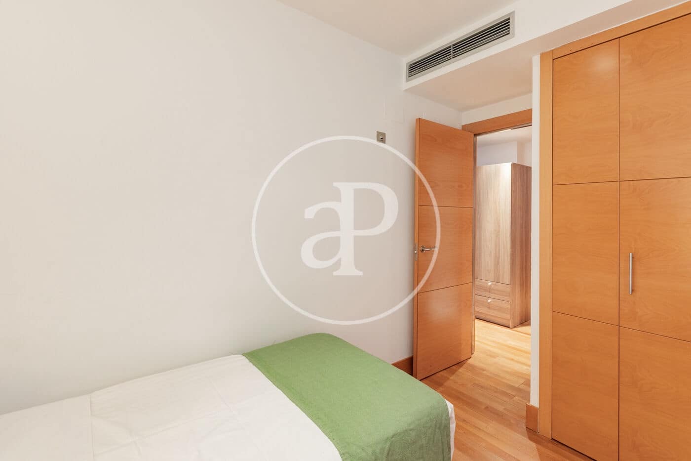 Apartamento de 2 habitaciones en Madrid ciudad en alquiler - 3.600 € (Ref: 10013384)