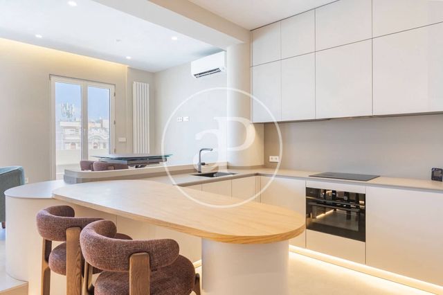 3 sovrum Lägenhet till salu i Cortes, Madrid stad - 1 690 000 € (Ref: 10020969)