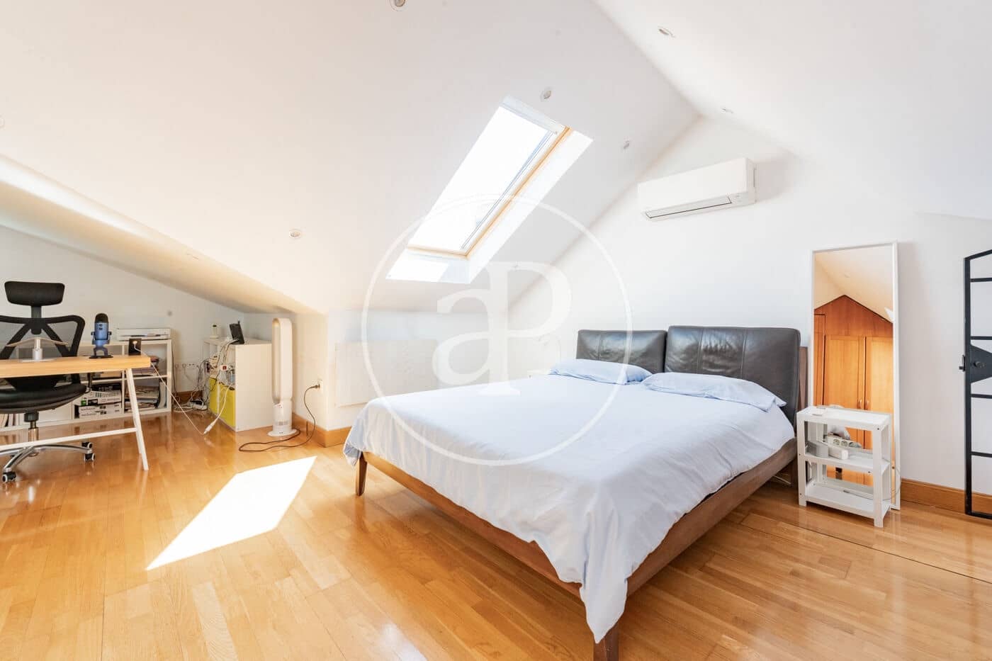 2 bedroom Penthouse for sale in Madrid city - € 1,000,000 (Ref: 10022521)