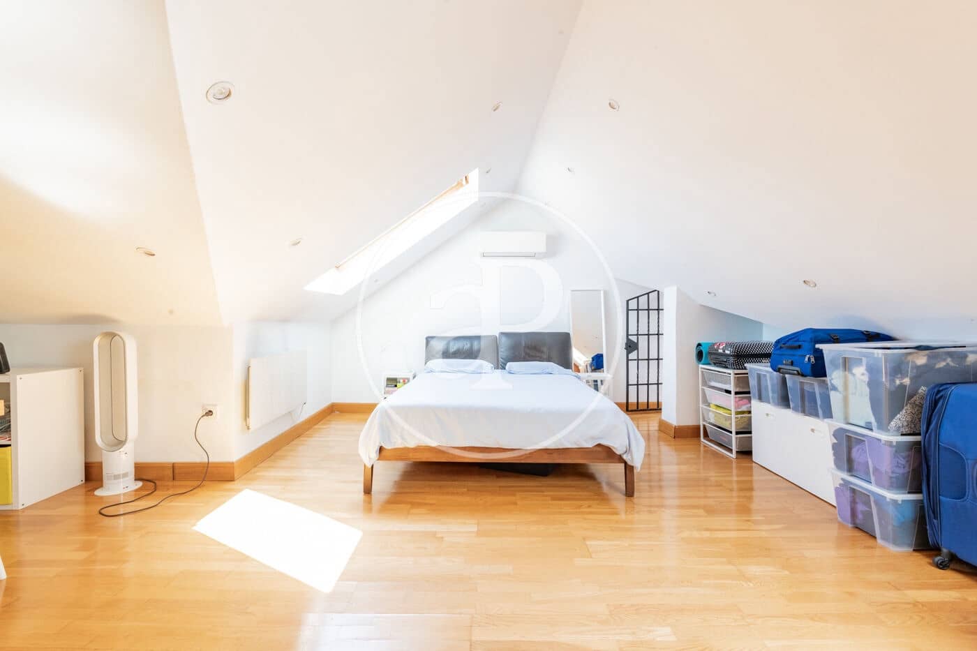 2 bedroom Penthouse for sale in Madrid city - € 1,000,000 (Ref: 10022521)