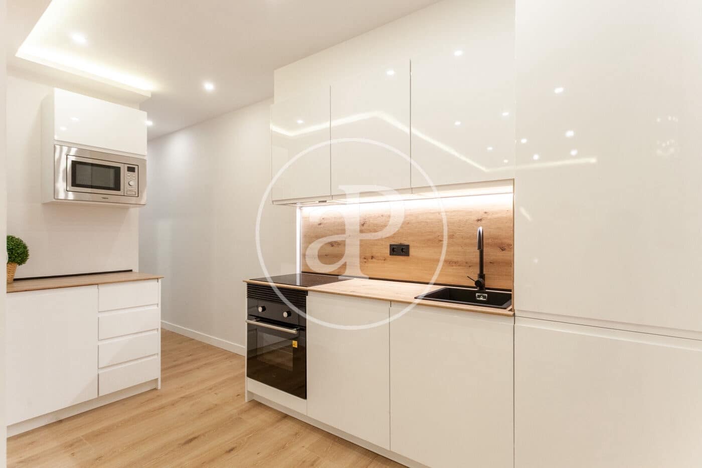 2 bedroom Apartment for sale in Madrid city - € 610,000 (Ref: 10025669)