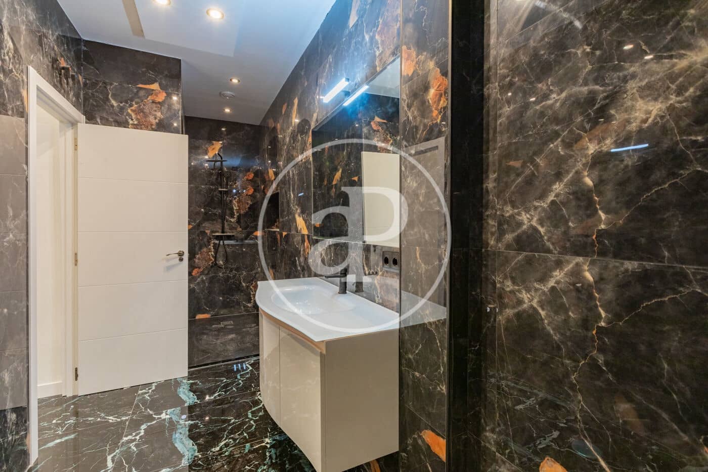 Huoneisto myytävänä paikassa Madrid kaupunki - 395 000 € (Ref: 10025670)