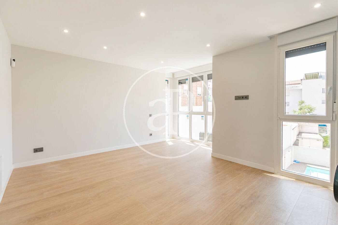 2 Zimmer Apartment zu vermieten in Madrid Stadt mit Pool - 2.000 € (Ref: 10032094)