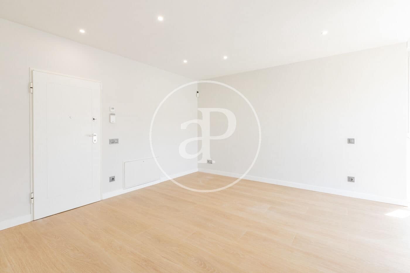 2 Zimmer Apartment zu vermieten in Madrid Stadt mit Pool - 2.000 € (Ref: 10032094)