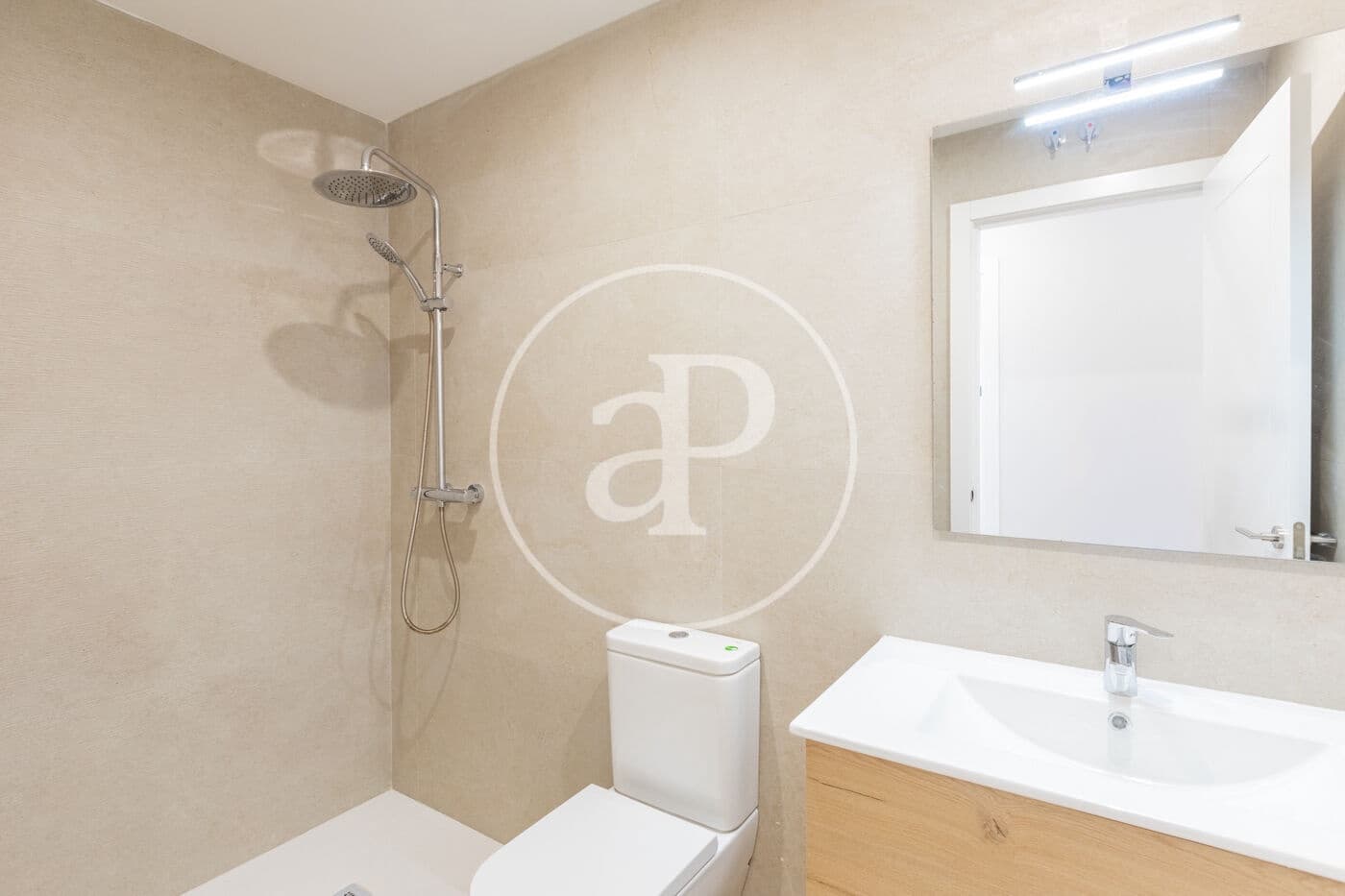 2 Zimmer Apartment zu vermieten in Madrid Stadt mit Pool - 2.000 € (Ref: 10032094)