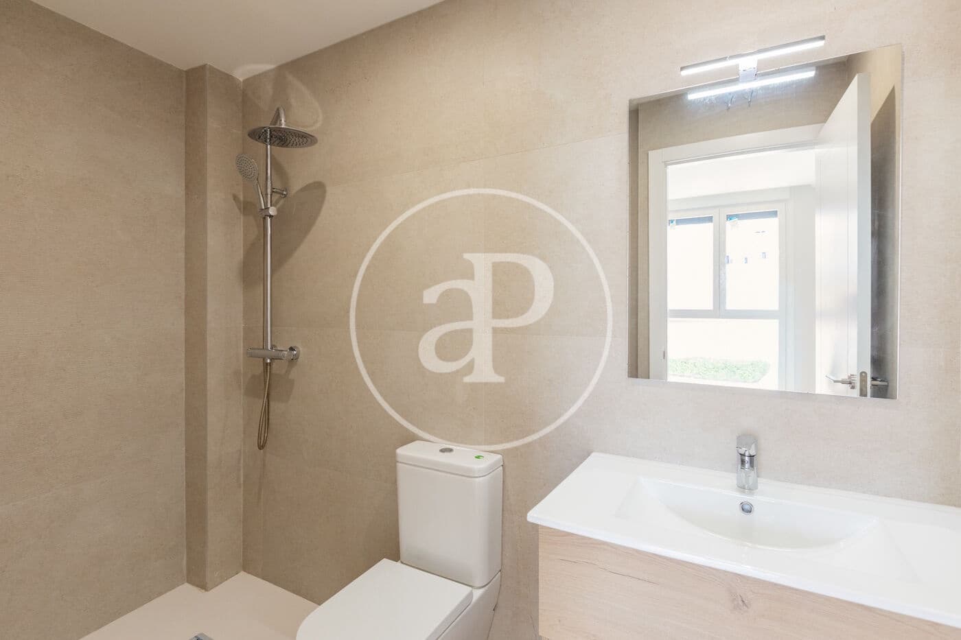 2 Zimmer Apartment zu vermieten in Madrid Stadt mit Pool - 2.000 € (Ref: 10032094)