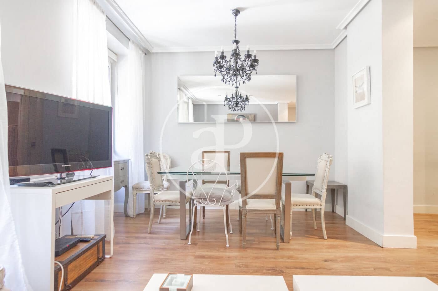 Appartement de 2 chambres à louer à Madrid ville - 2 400 € (Ref: 10034023)