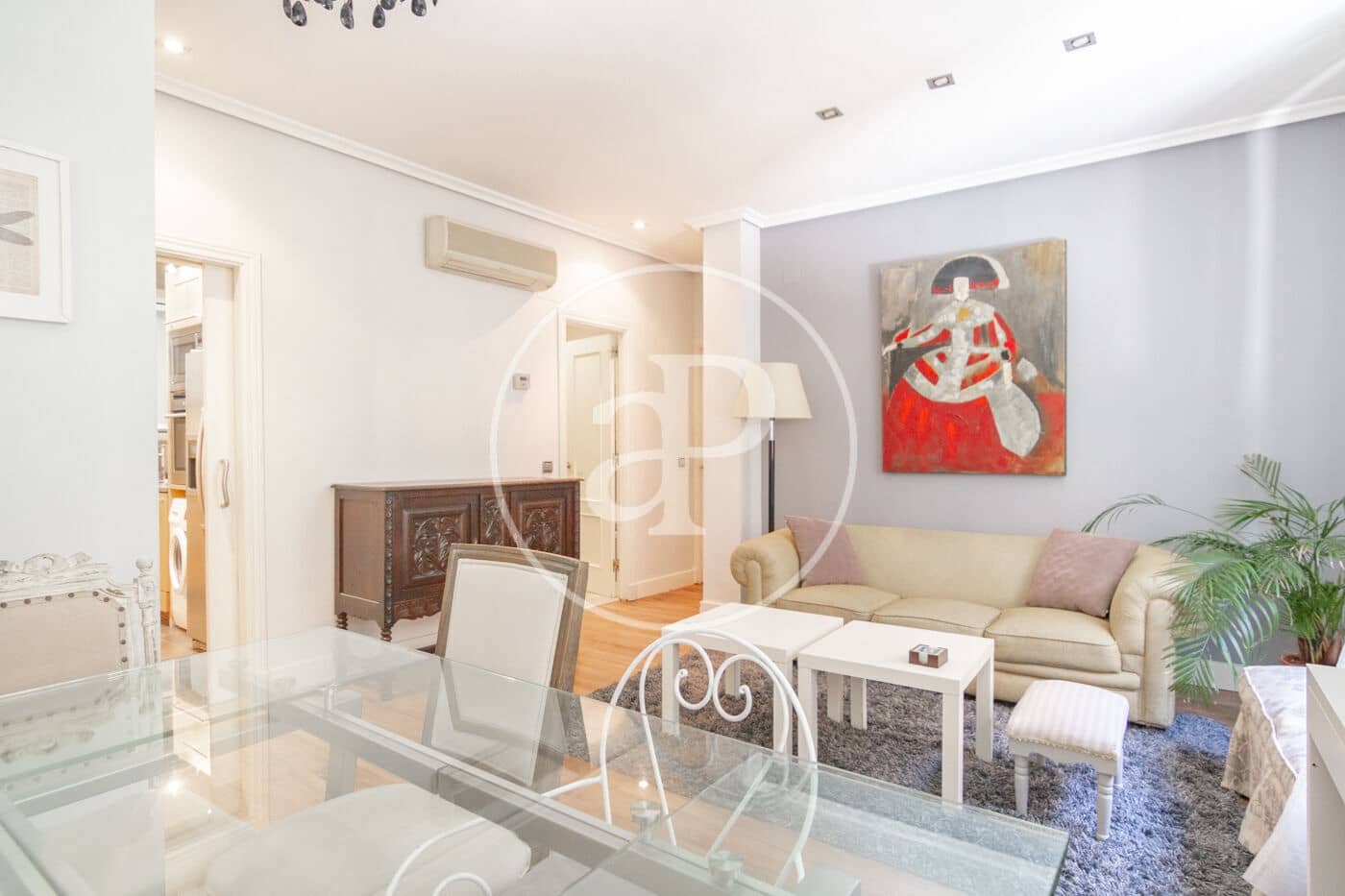 Appartement de 2 chambres à louer à Madrid ville - 2 400 € (Ref: 10034023)