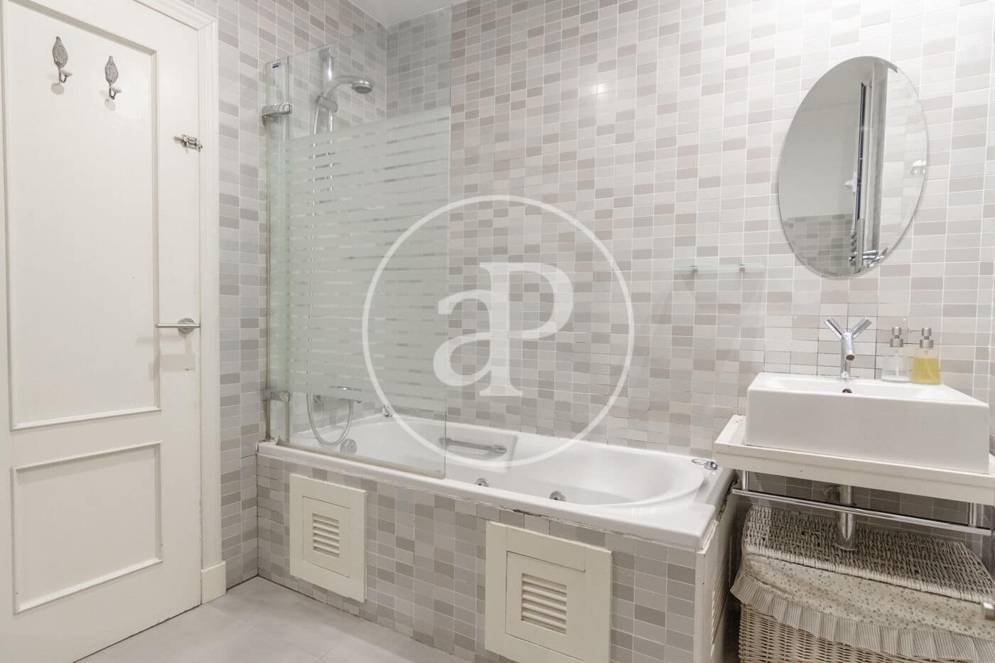 Appartement de 2 chambres à louer à Madrid ville - 2 400 € (Ref: 10034023)