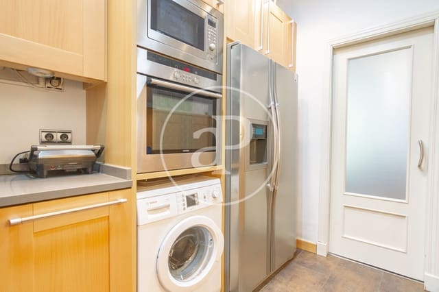 Appartement de 2 chambres à louer à Castellana, Madrid ville - 2 400 € (Ref: 10034023)
