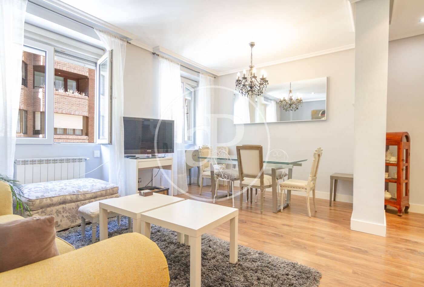 Appartement de 2 chambres à louer à Madrid ville - 2 400 € (Ref: 10034023)