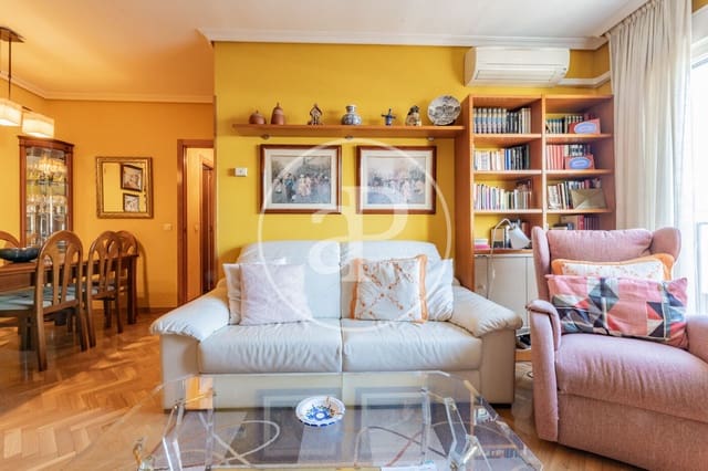 Apartamento de 2 habitaciones en Palacio, Madrid ciudad en venta con piscina - 790.000 € (Ref: 10035430)