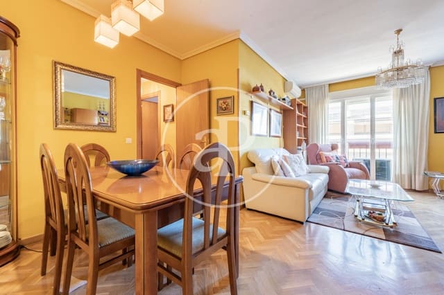 Apartamento de 2 habitaciones en Palacio, Madrid ciudad en venta con piscina - 790.000 € (Ref: 10035430)