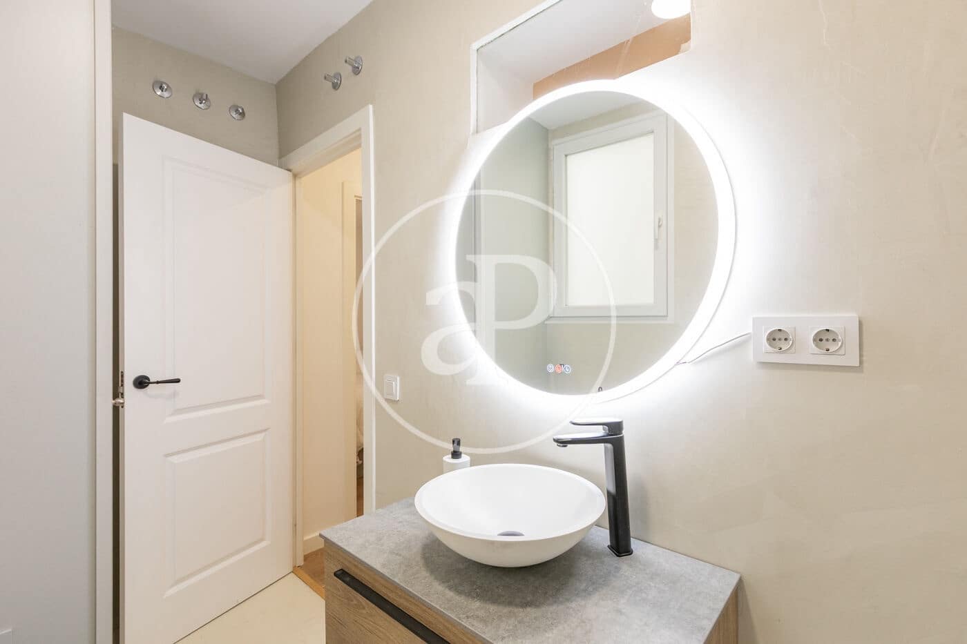 2 bedroom Apartment for sale in Madrid city - € 600,000 (Ref: 10037482)