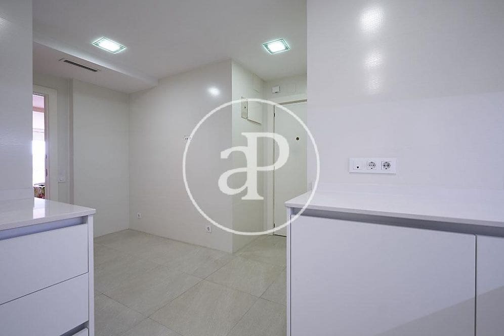 3 bedroom Penthouse for rent in Madrid city - € 3,300 (Ref: 10041179)