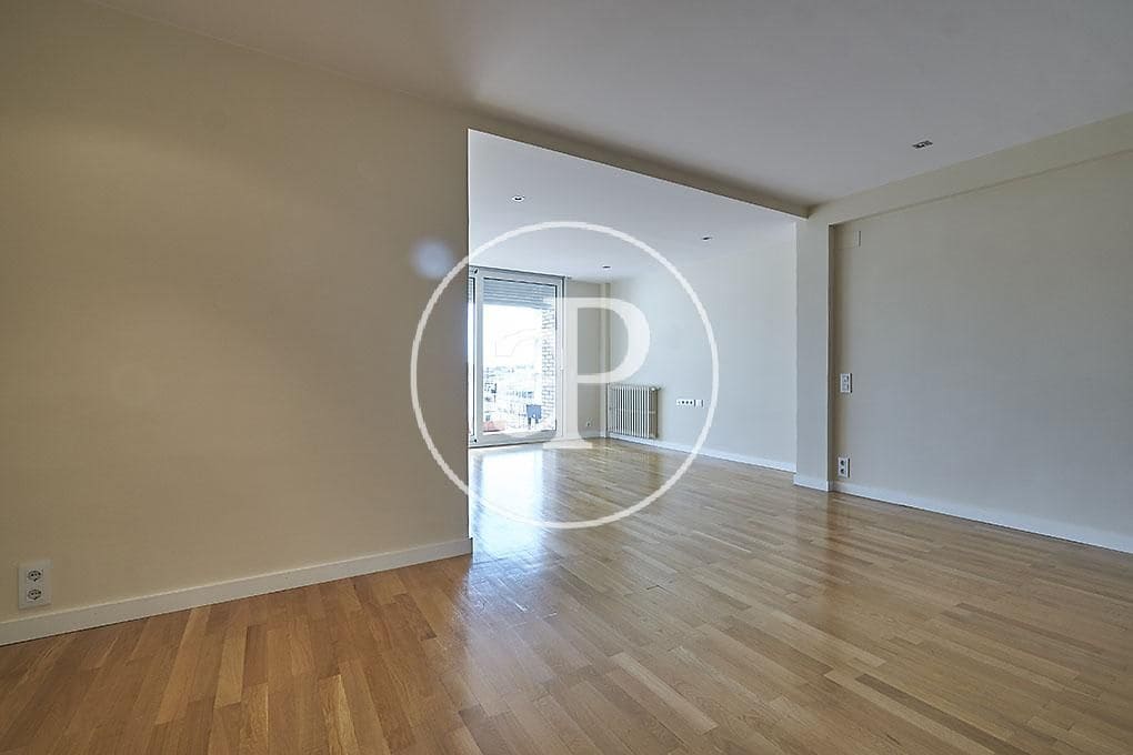 3 bedroom Penthouse for rent in Madrid city - € 3,300 (Ref: 10041179)
