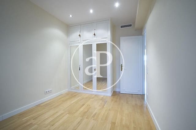 3 bedroom Penthouse for rent in Trafalgar, Madrid city - € 3,300 (Ref: 10041179)