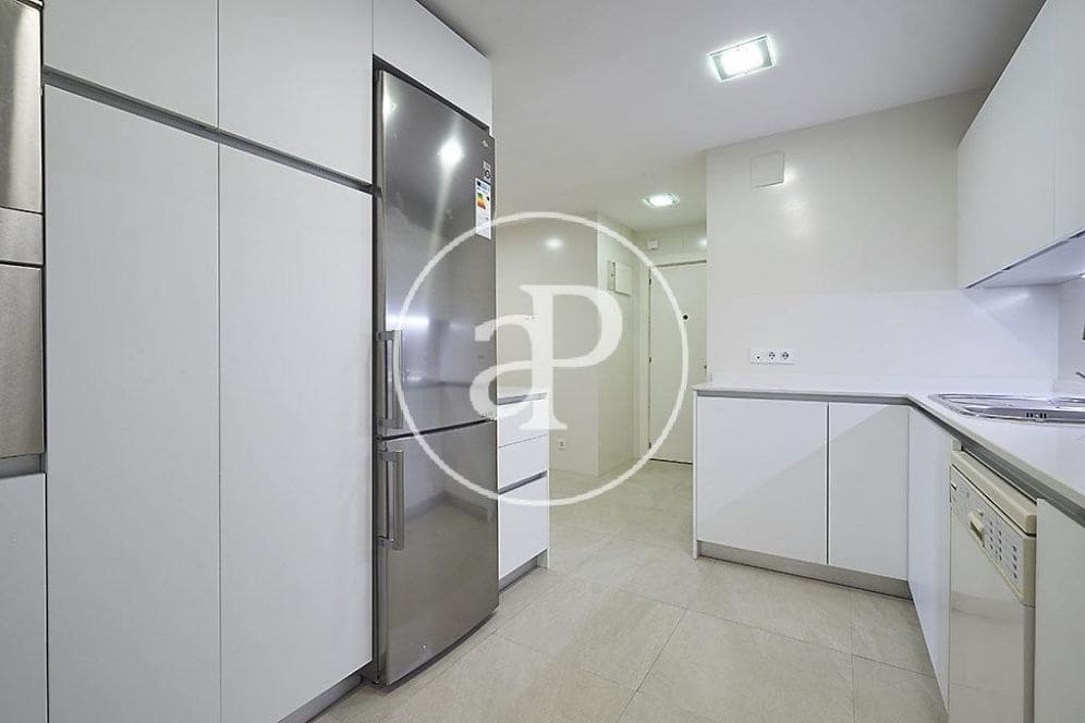 3 bedroom Penthouse for rent in Madrid city - € 3,300 (Ref: 10041179)