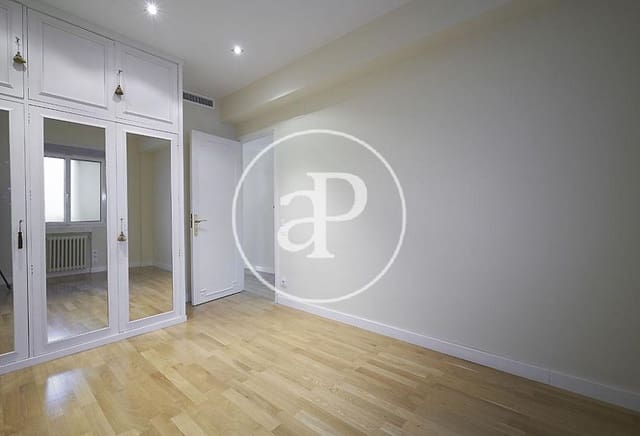 3 bedroom Penthouse for rent in Trafalgar, Madrid city - € 3,300 (Ref: 10041179)