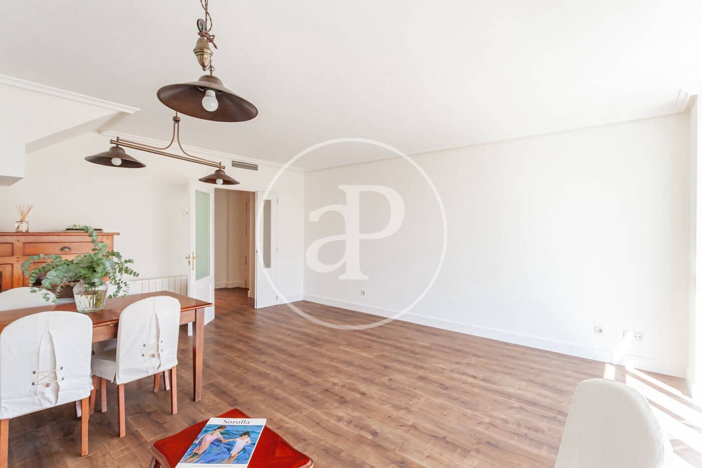 4 Zimmer Apartment zu verkaufen in Madrid Stadt mit Pool - 890.000 € (Ref: 10044863)