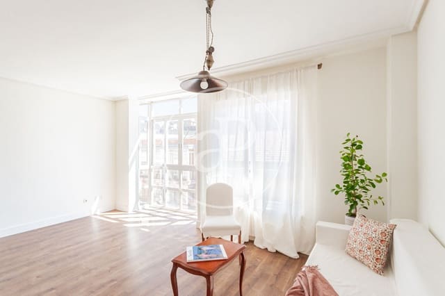 4 Zimmer Apartment zu verkaufen in Canillas, Madrid Stadt mit Pool - 890.000 € (Ref: 10044863)